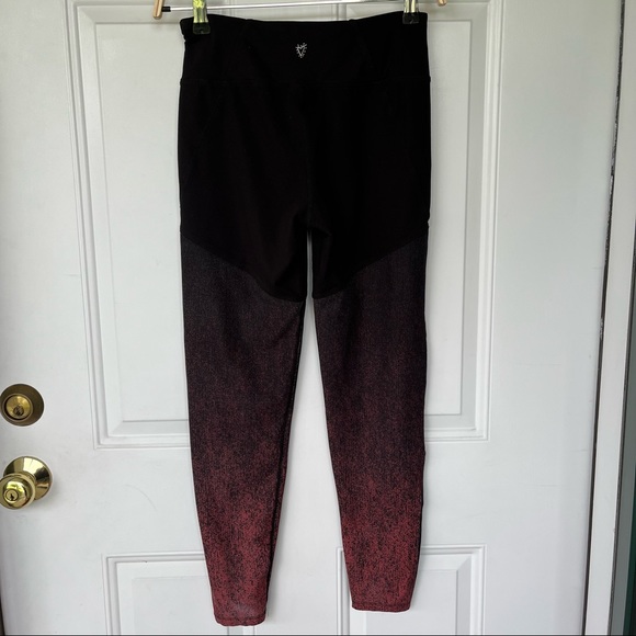 •Betsey Johnson• Black/Red Ombre Yoga Leggings - Size Small - Picture 5 of 8